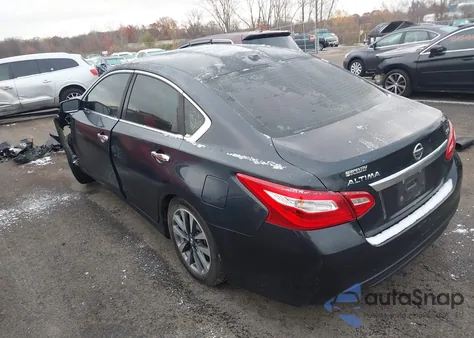 2017 Nissan Altima 2.5 Sv z USA, uszkodzony, nr VIN 1N4AL3AP2HC294395
